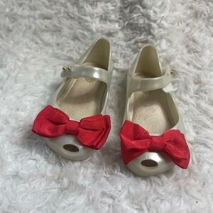 Mini Melissa Little Girls Pearl Beige Red Bow Mary Jane Rubber Shoes SZ7